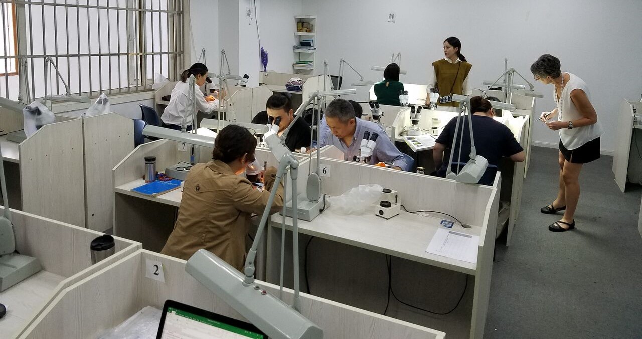 Gemological Laboratory Class